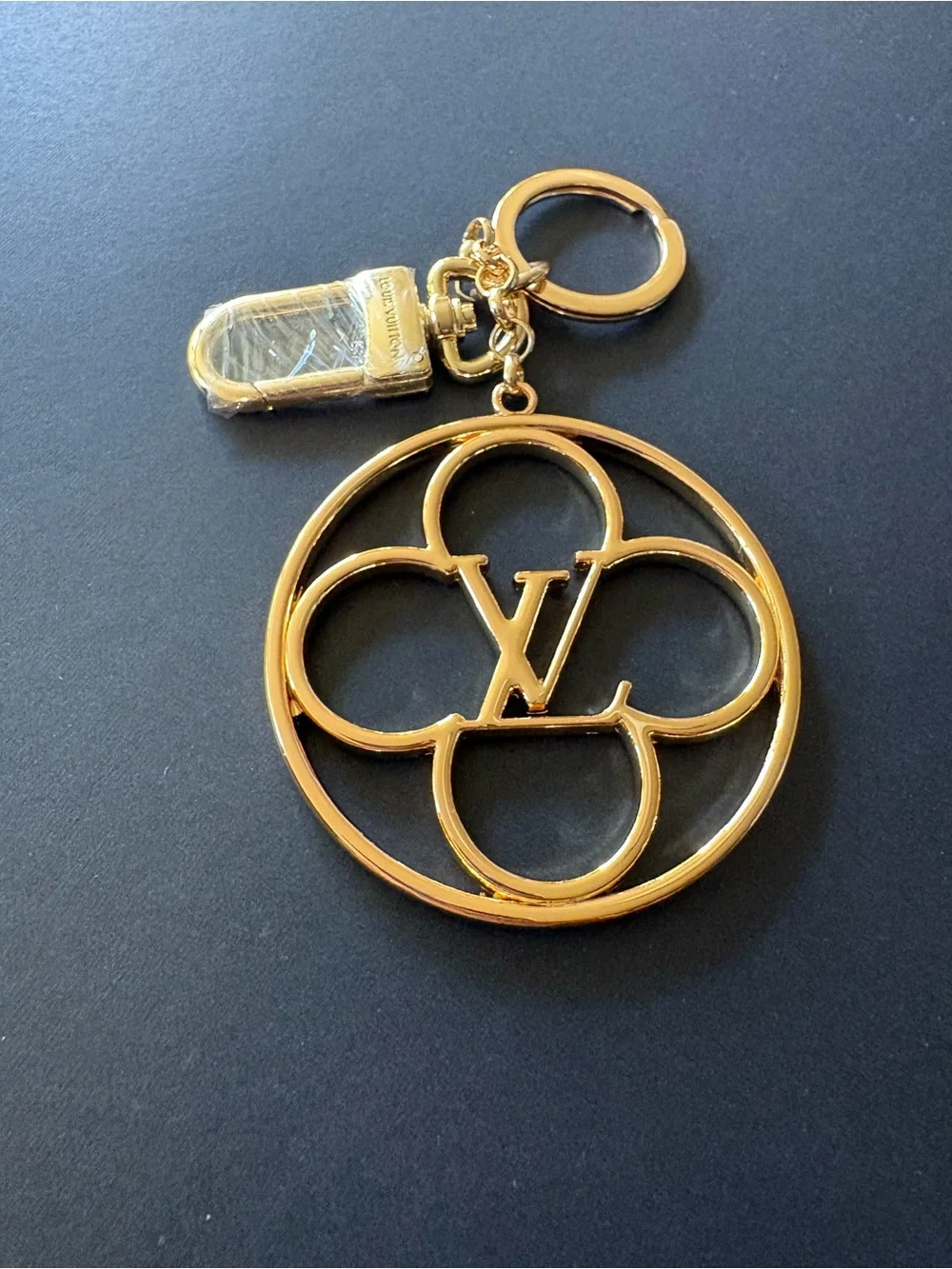 Fashion Round Floral Gold Bag Charm Keychain